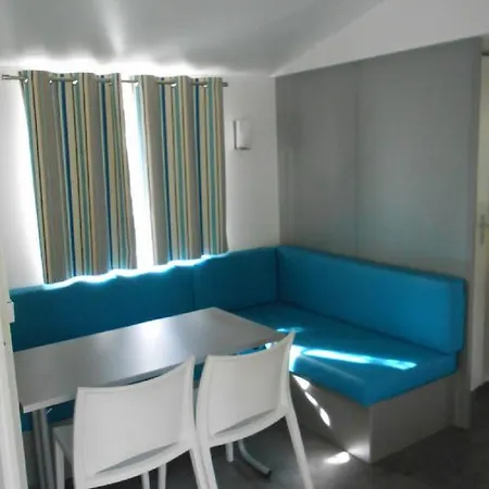 Camping Camping Chasselouve 2*